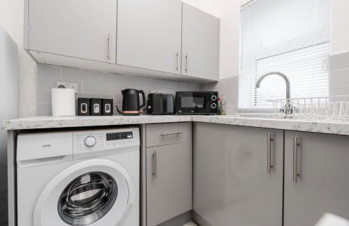 Modern 3-Bedroom Home in-Steps from Crown Point - Foto 45