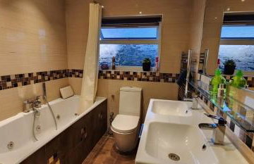 6 Bedroom Spacious villa, Free Parking - Foto 10