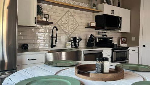 The Shophouse at Transplant Acres - Foto 2