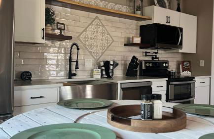 The Shophouse at Transplant Acres - Foto 2