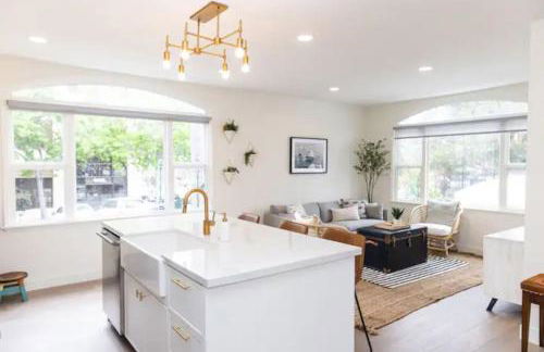 Cheerful 4BD Home in the Heart - Foto 4