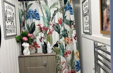 Stay solihull 5 mins to NEC and AIRPORT SLEEPS 9 contractor friendly 3 bathrooms driveway parking 3 - Foto 20