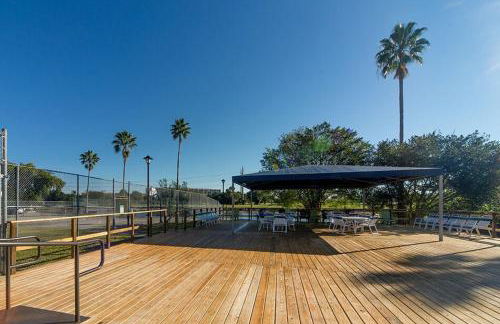 2 Bed 2 Bath Condo with Amenities - Foto 23