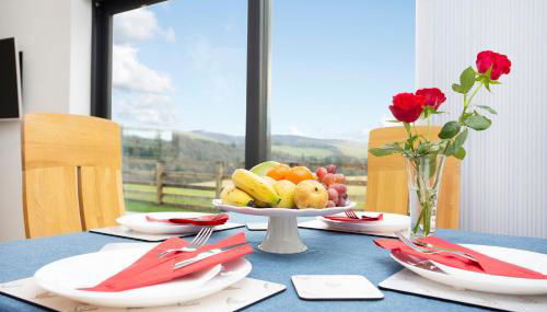 Shiphorns luxury cabin with a hot tub - Foto 2