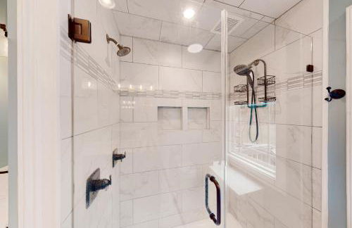 Large Waterfront Lake Murray Home with Dock - Foto 18