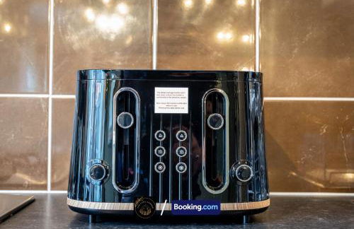 Cosy 4-Bed House l Garden l Free Parking l WiFi l Specious l Hosted by The Cosy Corner Nationwide - Foto 21