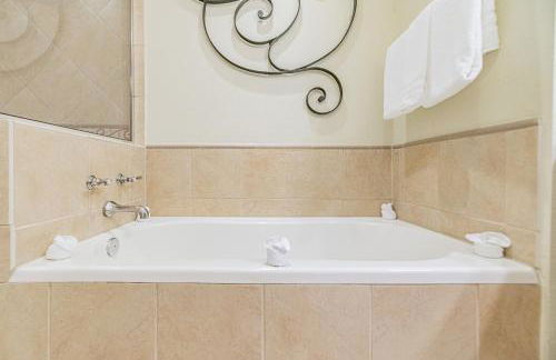 A DISNEY REUNION! Spacious And Spectacular, 5 Heated Pools, Sleeps 8, Overlooking Acres Of Views, LOW Rates! - Foto 96