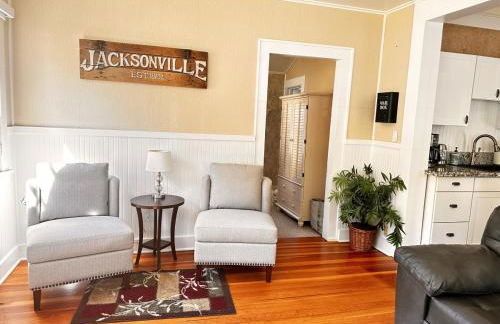 Bright Spacious Cottage in the Heart of Jacksonville - Foto 19