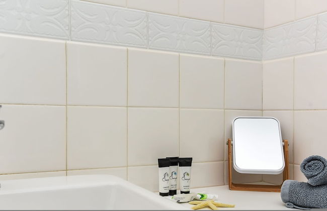 The Dolphins 7 - A View To Remember - Photo 9