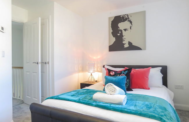 Tudors eSuites Birmingham House with Private Garden Free Parking - Foto 2