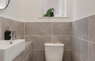 Modern 4 Bedroom House In Woodgreen - Foto 26
