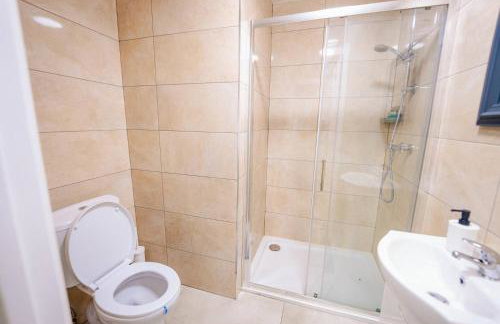 Entire Private Studio With Hot Tub - Photo 10