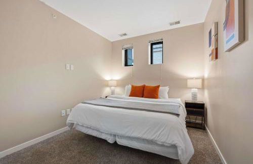 NEW 3BR Stylish Downtown Apartment - Foto 18
