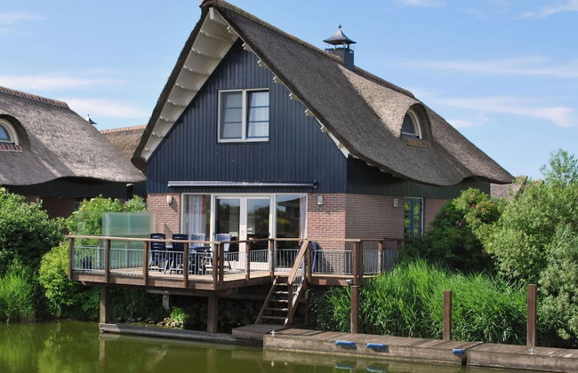 Villa With Terrace on the Water in Friesland - Foto 16