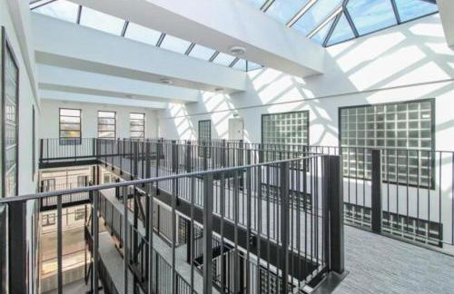 Stylish Seaside Stay - Spacious Ramsgate Apartment - New Build, Underfloor Heating, Perfect Location - Foto 17