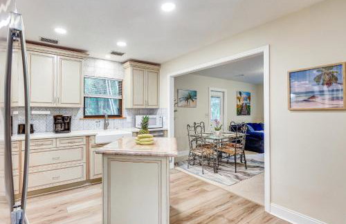 Rural Retreat! Florida Cottage with Screened Patio - Foto 8