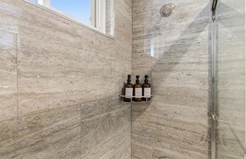 Windansea Coastal Haven - Steps to Beach - Foto 53