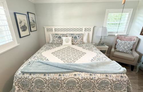 Waterfront Oasis with Private Heated Pool & Dock - Foto 14