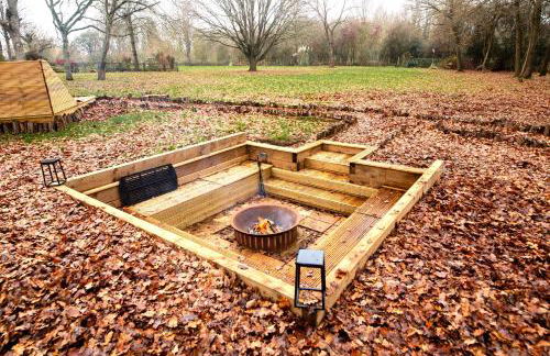 Countryside Cabin on 5 Acres Countryside with Outdoor Firepit, Cinema and converted Stables - Foto 2