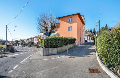 GuestHost - APT with balcony close to Switzerland! - Photo 13