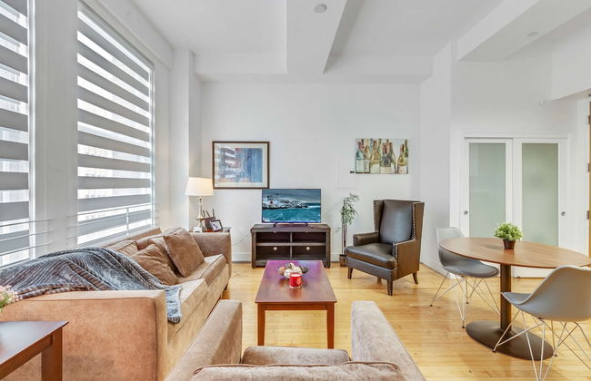 Stylish Deluxe 1BR At HWH by Oneluxstay - Foto 77