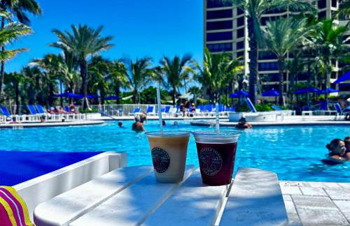 Beachfront paradise Ocean Village Golf Tennis Several heated pools Tiki bar Pickleball insite sports bar and restaurant and much more - Foto 19