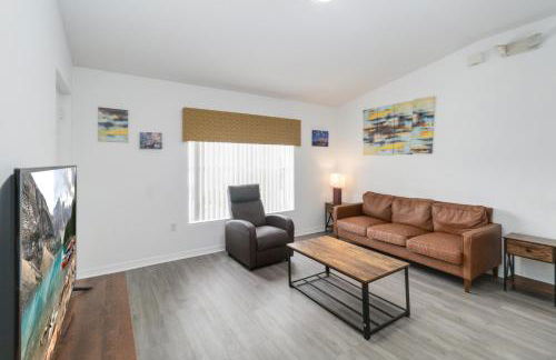 Huge Screened Patio That Overlooks Lake Buck, Near Famous Attractions!! - Foto 3