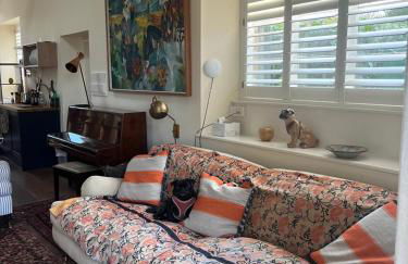 Charming Old Schoolroom - Photo 21