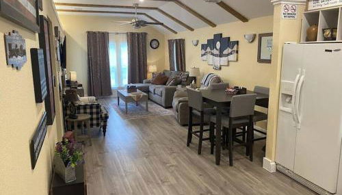 StockYards! Less than 4 minutes-Sleeps 8-Lee House - Foto 5