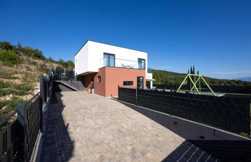 Amazing Home In Dicmo With Kitchen - Photo 19