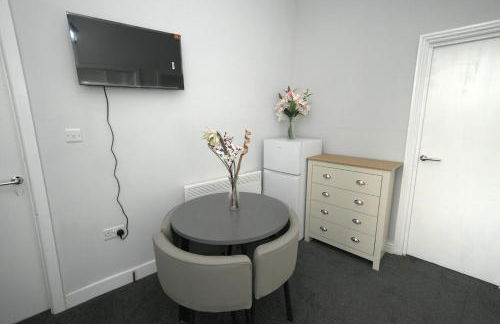 Charming Oxford Apartment in Telford - Flat 1 - Photo 33