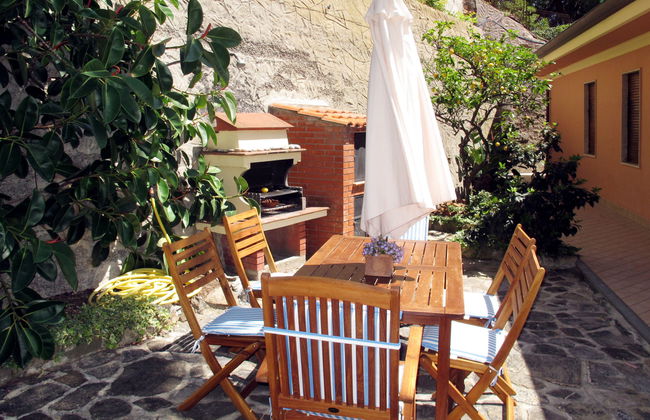 3 bedroom House in Cipressa with garden and terrace - Photo 36