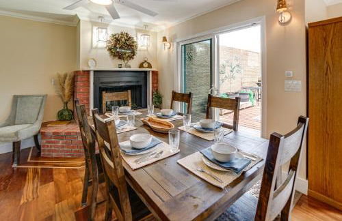 Waterfront Clear Lake Home with Game Room and Deck! - Foto 10