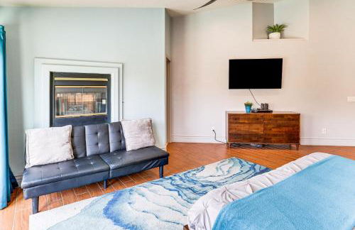 4,300-Sq-Ft Villa in West Vegas with Pool and Games! - Foto 11