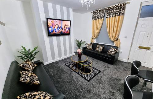 *11BR* Setup for your most amazing relaxed stay + Free Parking + Free Fast WiFi * - Foto 1