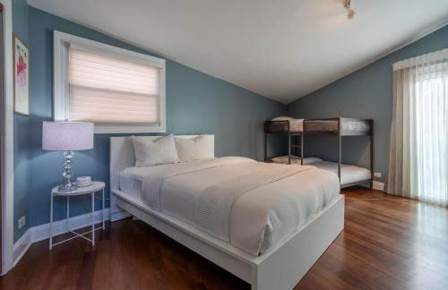 3-Story Townhome Free Parking Private Patio Washer-Dryer - Foto 12