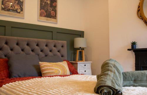 The Narrow House - Victorian house bursting with character & parking - Foto 39