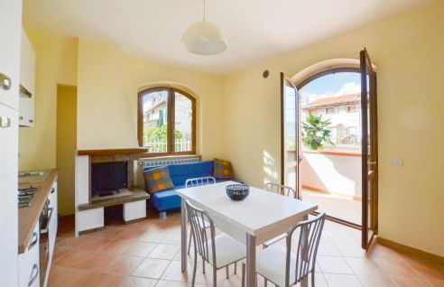 2 Bedroom Awesome Apartment In Gubbio - Foto 4