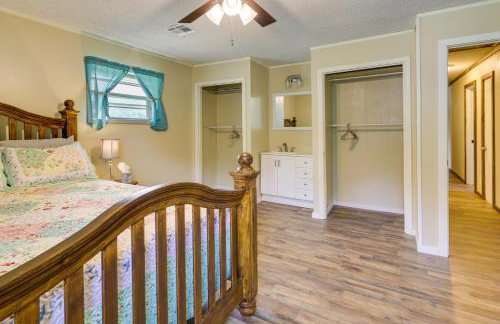 9 Mi to Grove: Home w/ Fire Pit in Southwest City - Foto 20