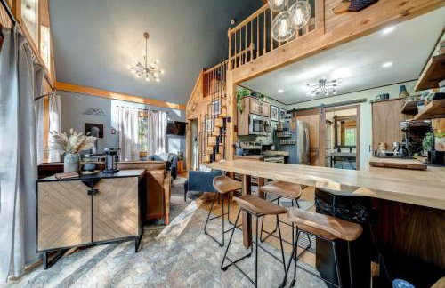 Upscale w Fireplace Fire Pit Games in Gated Comm - Foto 10