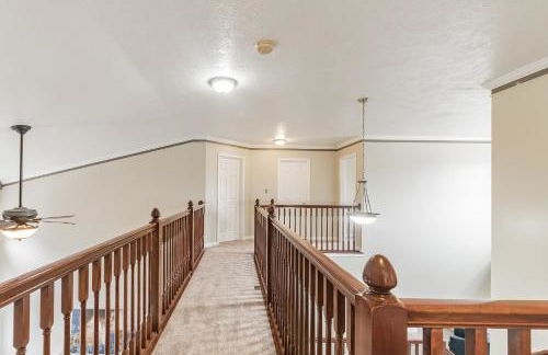 Incredibly Spacious Carmel Home with Fully Equipped Kitchen - 4700 Sq Ft! Sleeps 15! Pet Friendly! home - Foto 19