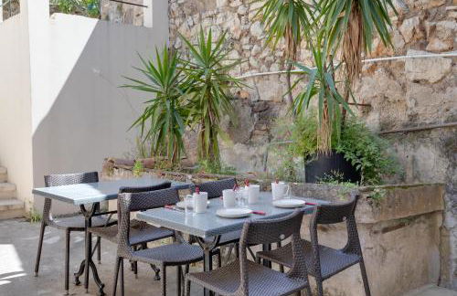 À 1km Plage du Midi et Palais des Festivals - Appartement Centre Cannes avec Cour Extérieur Privée - Photo 12