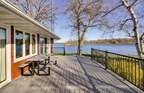 South Long Lake Home with Swim Area Pets Welcome! - Photo 2