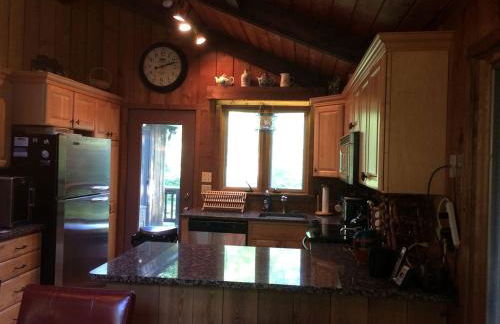 Spacious Mountain Cabin with a Sauna and Ski Trails in Jamaica, Vermont - Foto 10