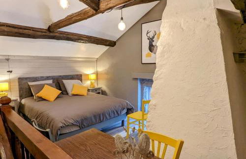 Gîte paisible dans une ancienne ferme avec WIFI et parking à Saint-Bresson - FR-1-583-440 - Foto 1