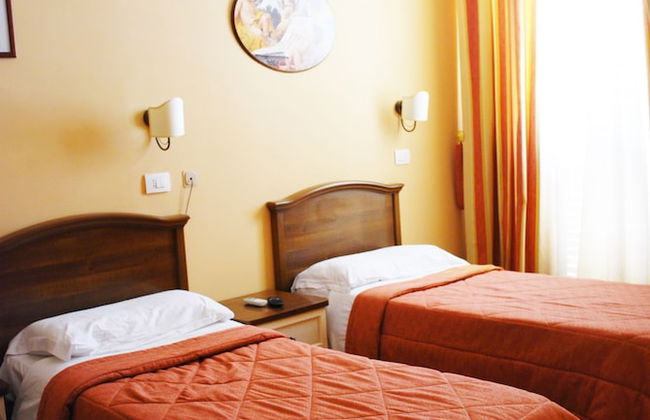 Greta Rooms Hotel - Photo 12