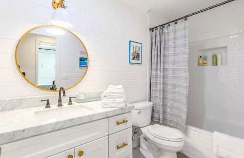 Spacious 4BR Games Workspace Outdoor Fun - Foto 41