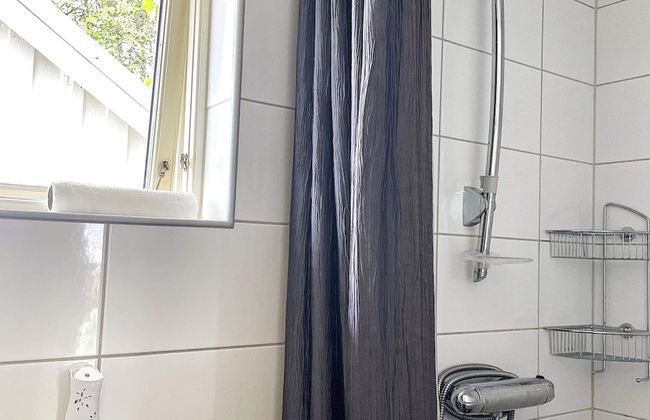 4 Person Holiday Home in Ljungskile - Foto 10