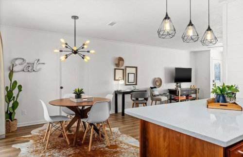 Stylish 3BR 2BA House Minutes from PCB - Book now - Foto 6