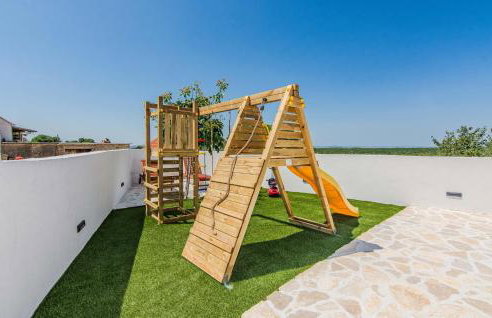 Gorgeous Home In Popovici With Wifi - Photo 14